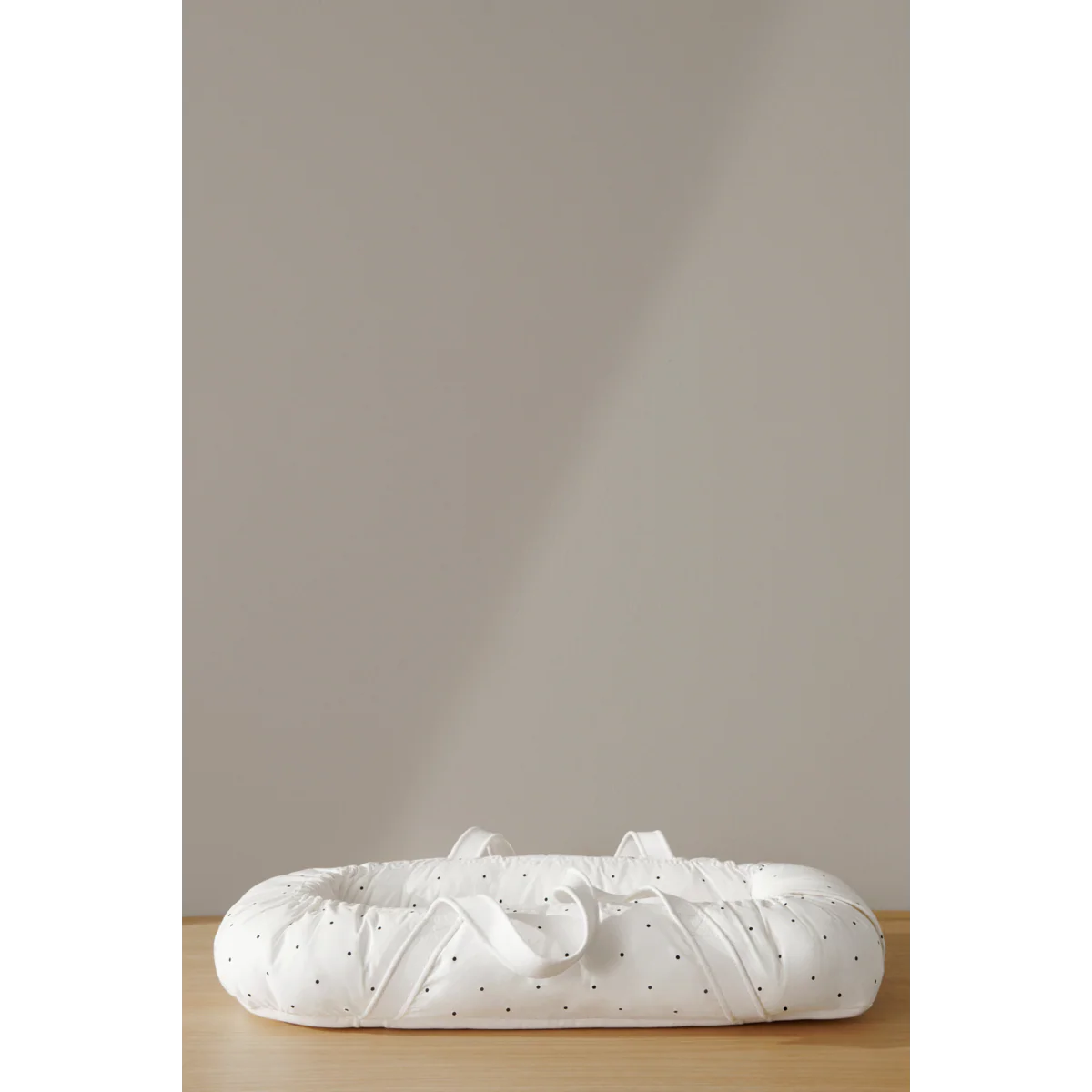 Gro Babylift / Baby Nest - Classic dot creme de la creme - Image 4